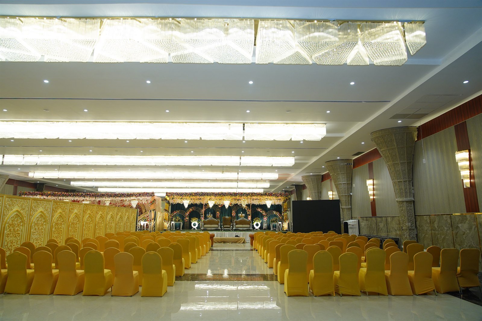 Grand Convention Hall for Corporate Summits at R9 Convention